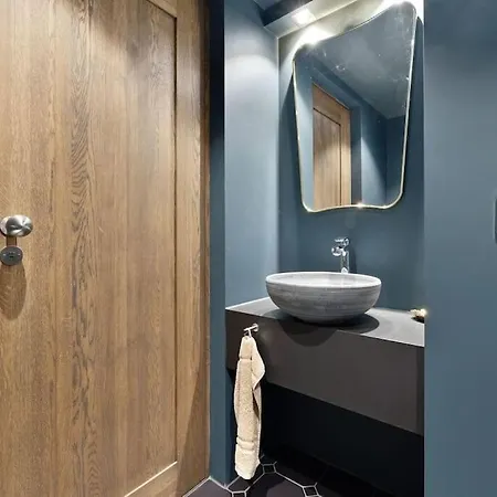 Large 41 Millions Kr - Seaview In Center Lejlighed *