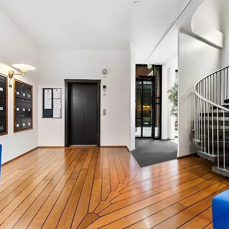 Large 41 Millions Kr - Seaview In Center *