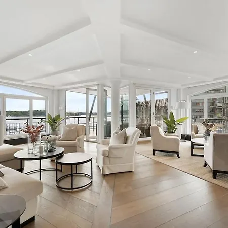 Large 41 Millions Kr - Seaview In Center Apartment