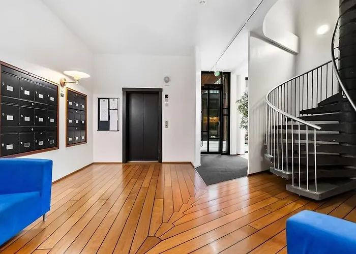 Large 41 Millions Kr - Seaview In Center *