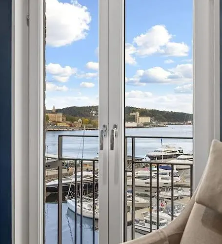 Large 41 Millions Kr - Seaview In Center *