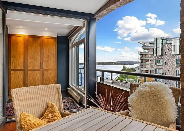 Large 41 Millions Kr - Seaview In Center Oslo