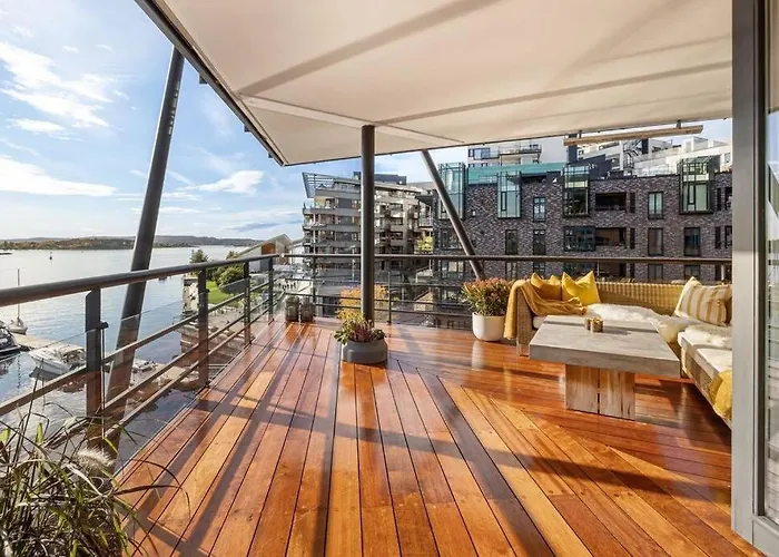 Large 41 Millions Kr - Seaview In Center